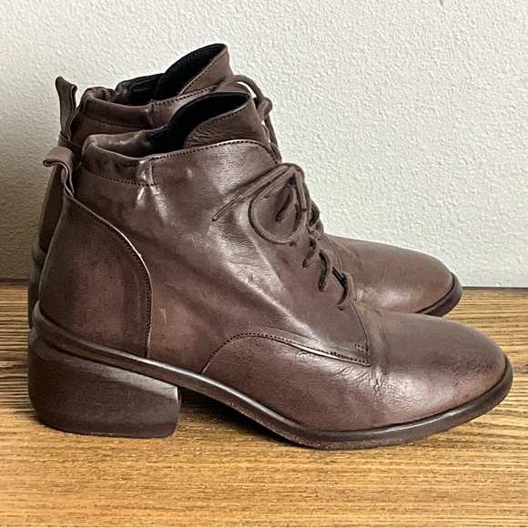 P Monjo Brown Leather Lace Up Ankle Boots, New in Box - Picture 2 of 9
